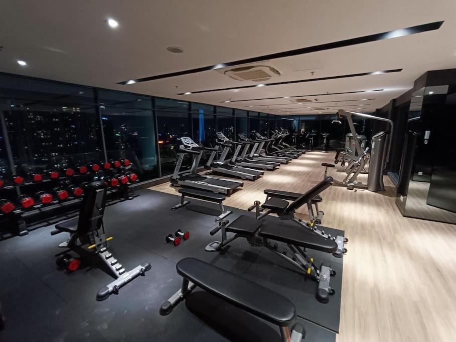 Col 23ab Cozy Klcc View & Infinity Pool Apartemen *